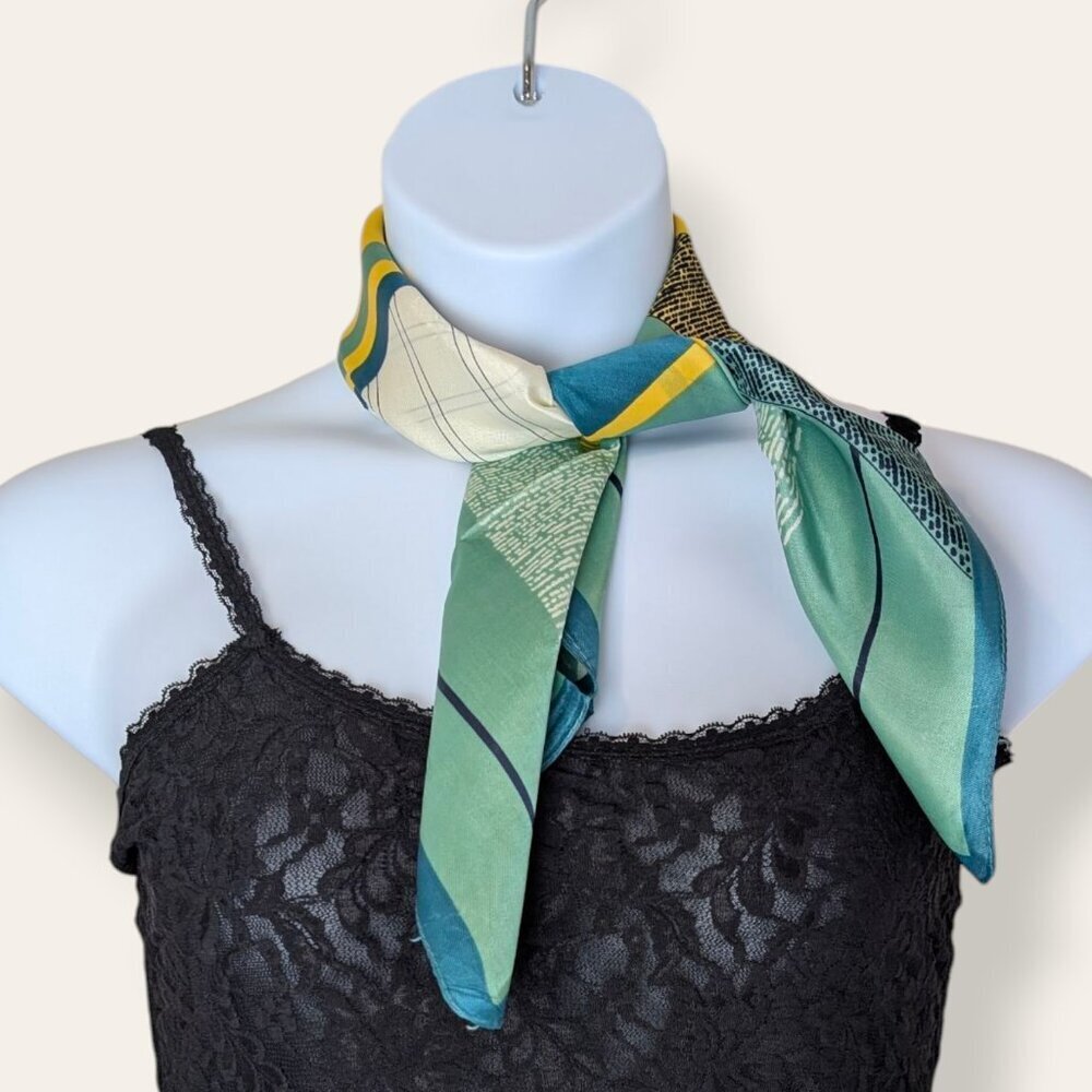 V. Green & Yellow Abstract Geometric Scarf - Picture 2 of 6
